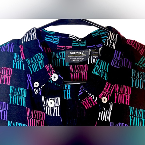 Men's and women's WESC Printed Shirt Size- M-M and W-L - Picture 2 of 4